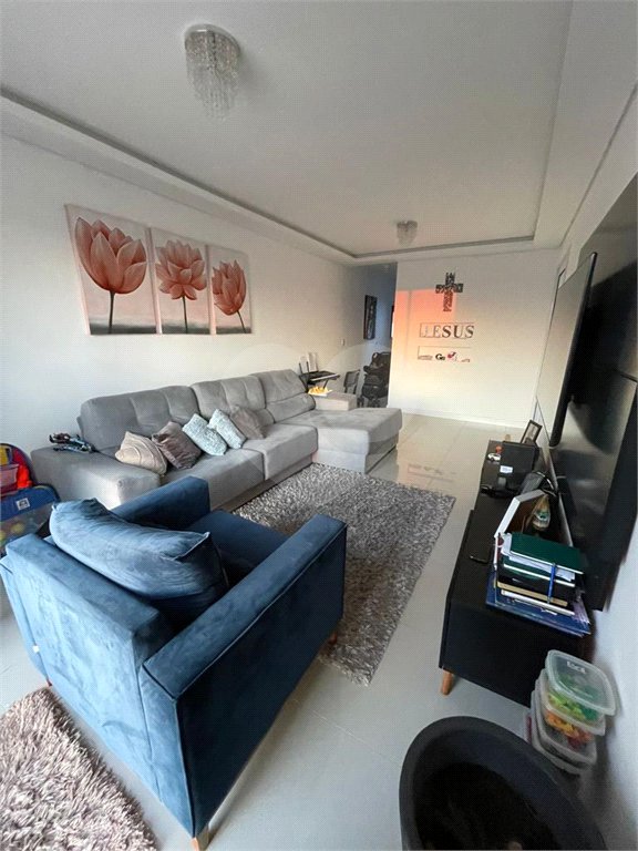 Casa à venda com 3 suítes no condomínio Residencial Rubi, Mogi das Cruzes - SP