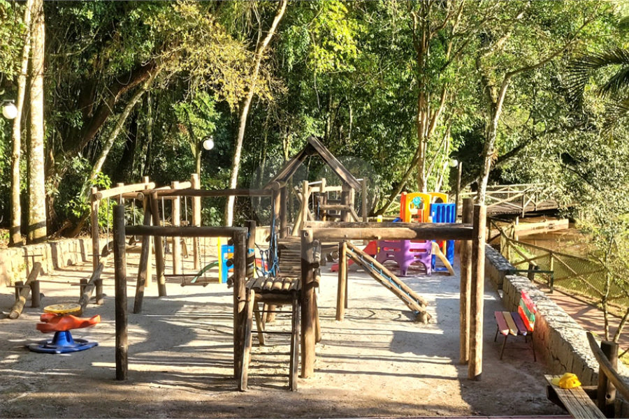Terreno à venda no condomínio Parque Imperial da Cantareira, Mairiporã - SP