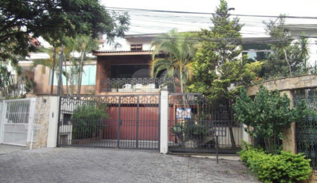 Casa à venda com 3 suítes no condomínio Praça Monsenhor Macedo,10, São Paulo - SP