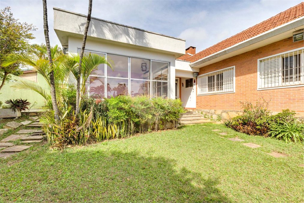 Casa Térrea à venda com 3 quartos, sendo 1 suíte, em Interlagos, São Paulo, SP