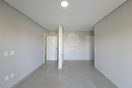 Casa à venda com 3 suítes no condomínio Helena Maria, Sorocaba - SP