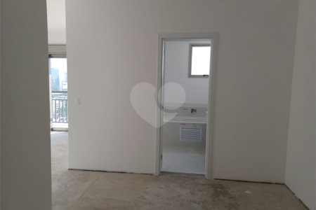Apartamento à venda com 4 suítes em Real Parque, São Paulo, SP