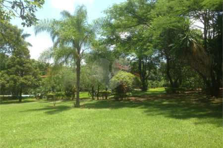 Casa à venda com 5 quartos, sendo 3 suítes, no condomínio Recanto das Flores, Indaiatuba - SP