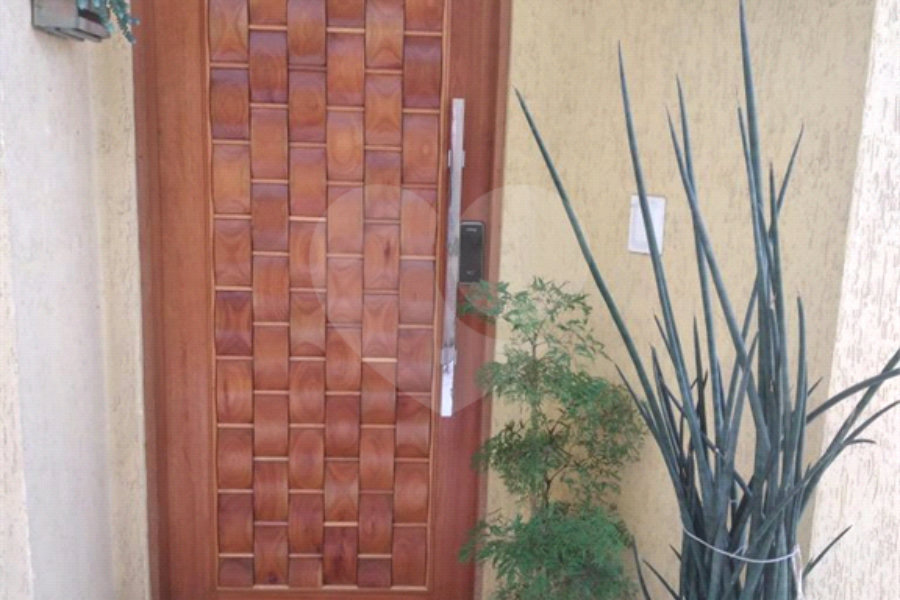 Casa à venda com 4 quartos, sendo 2 suítes,  no condomínio Miro Carvalho - Pitinga, São Paulo - SP