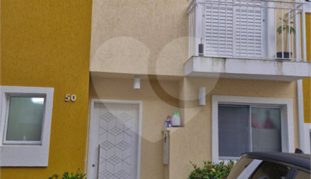 Casa à venda com 3 quartos, sendo 1 suíte,  no condomínio Moradas do Horto, São Paulo - SP