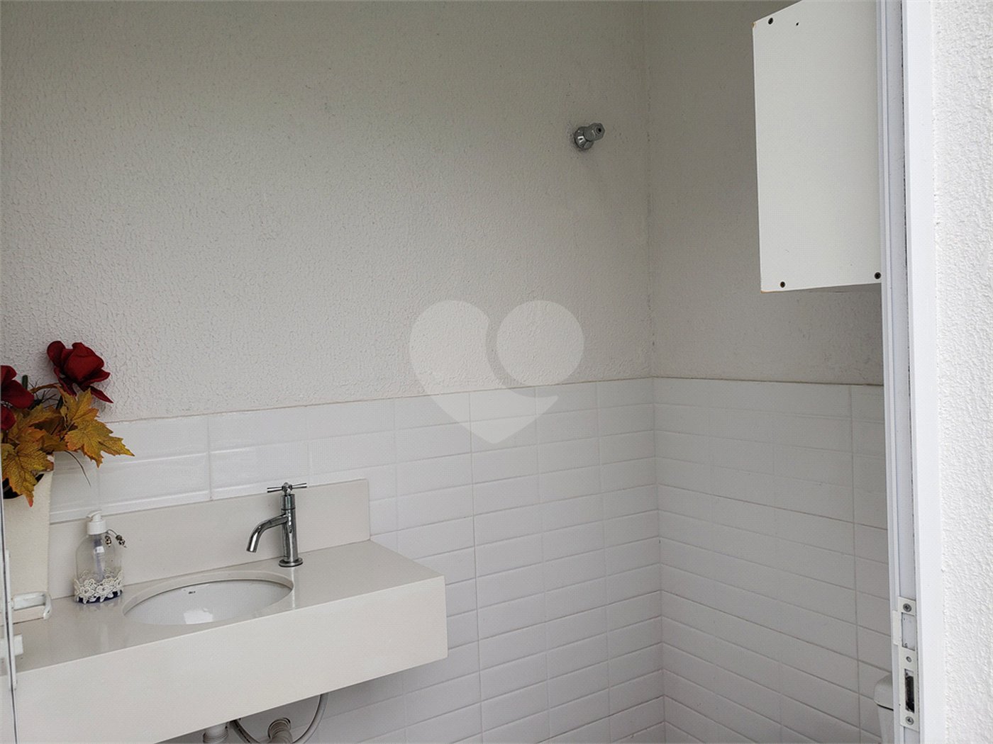 Casa à venda com 3 suítes no condomínio Residencial Veredas, Mogi das Cruzes - SP
