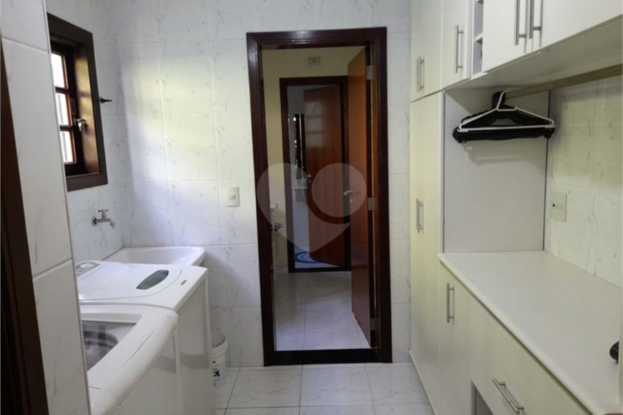 Sobrado à venda com 3 suítes em Vila Romero, São Paulo, SP