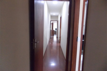 Casa à venda com 4 quartos, sendo 2 suítes, em Jardins, Bragança Paulista, SP