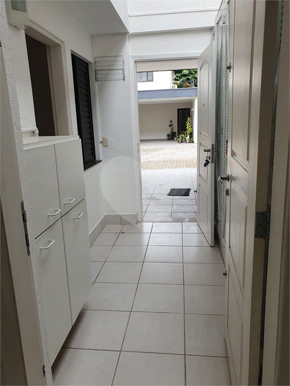 Casa à venda com 2 quartos, sendo 1 suíte,  no condomínio Flamboyant, São Paulo - SP