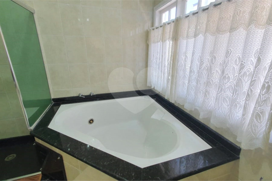 Casa à venda com 3 quartos, sendo 2 suítes, no condomínio Cond Jardim Itatinga, São Paulo - SP