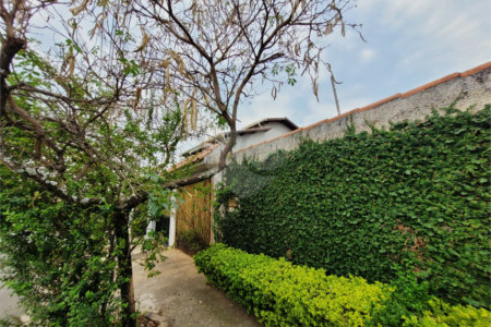 Sobrado à venda com 4 quartos, sendo 1 suíte, em Jardim Regina, Indaiatuba, SP