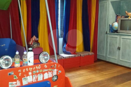 Sobrado à venda com 4 quartos, sendo 2 suítes, em Alto da Boa Vista, São Paulo, SP
