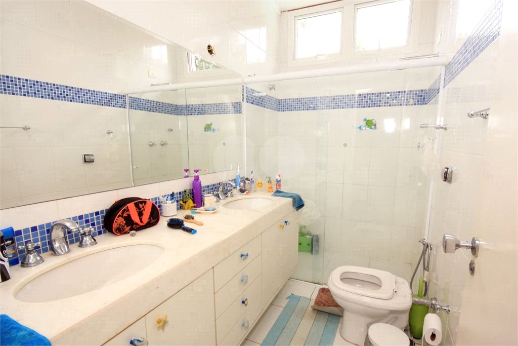Casa Térrea à venda com 4 quartos, sendo 2 suítes, em Interlagos, São Paulo, SP
