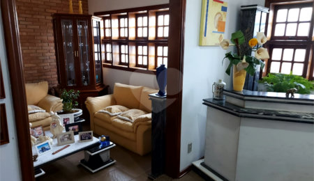 Sobrado à venda com 5 quartos, sendo 4 suítes,  em Santa Rosa, Vinhedo, SP