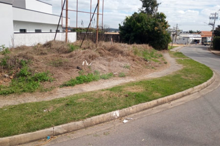 Terreno a venda no Jardim das Videiras em Vinhedo - SP