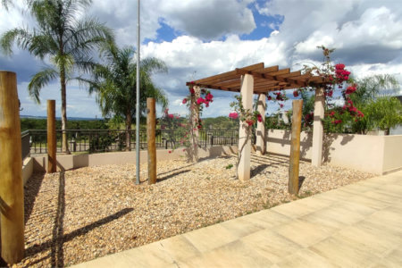 Lote à Venda em São Carlos, no Condomínio Villeneuve I