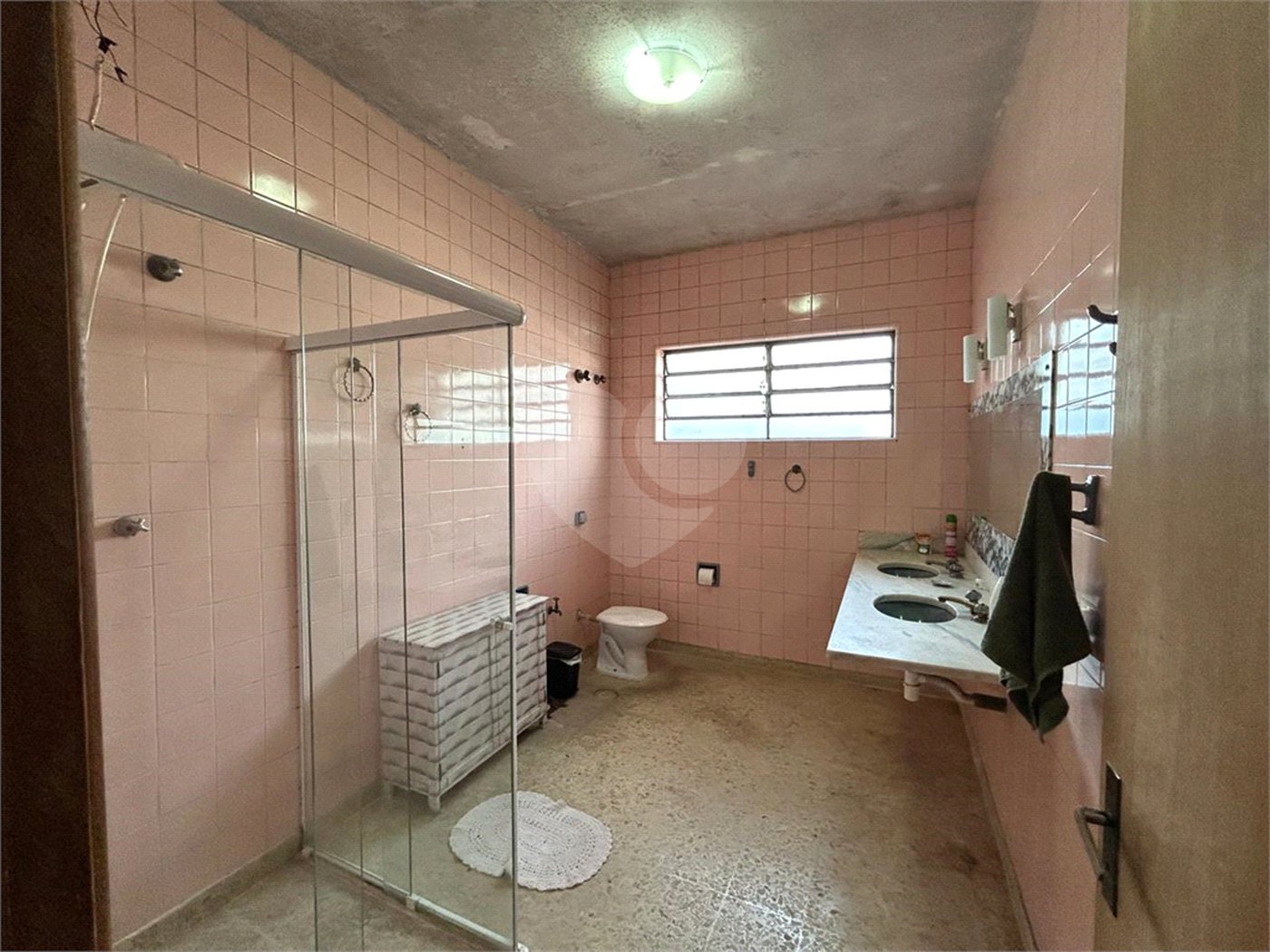 Casa à venda com 5 quartos, sendo 2 suítes, em Alto da Boa Vista, São Paulo, SP