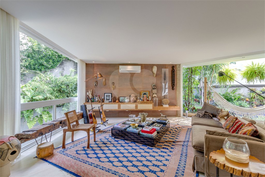 Casa à venda com 4 suítes no condomínio Residencial Canumã, São Paulo - SP