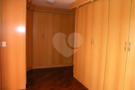 Casa à venda ou para alugar com 5 suítes em Parque dos Príncipes, São Paulo, SP