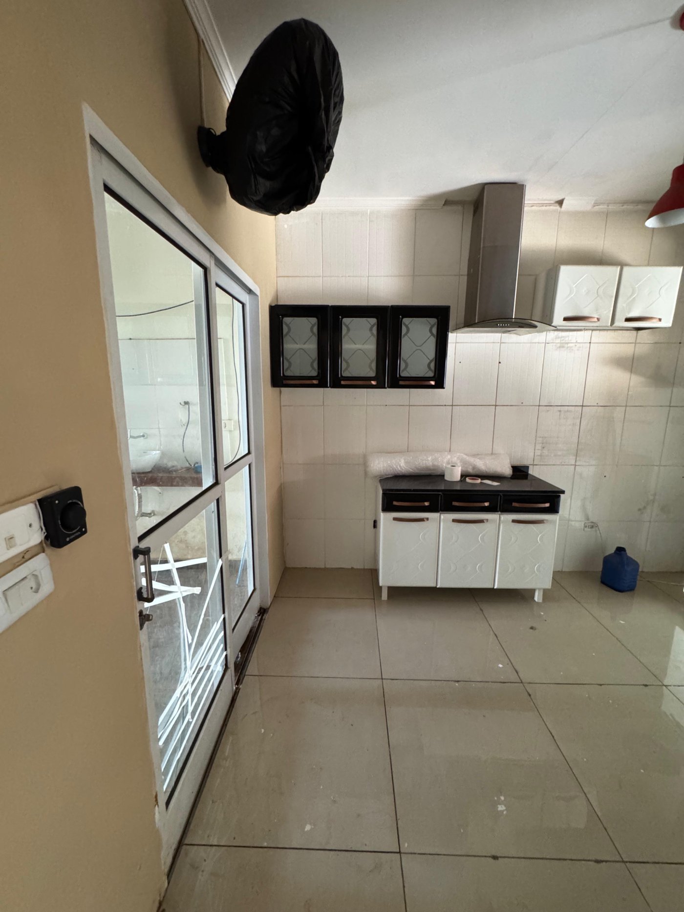 Casa para alugar com 3 quartos, sendo 1 suíte,  em Santa Luzia, Três Lagoas, MS