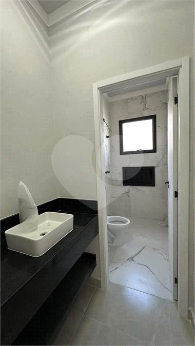 Casa à venda com 2 quartos, sendo 1 suíte,  no condomínio Portal dos Sabiás, Itu - SP
