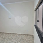 Casa à venda com 2 quartos, sendo 1 suíte,  em Vila Maricy, Guarulhos, SP