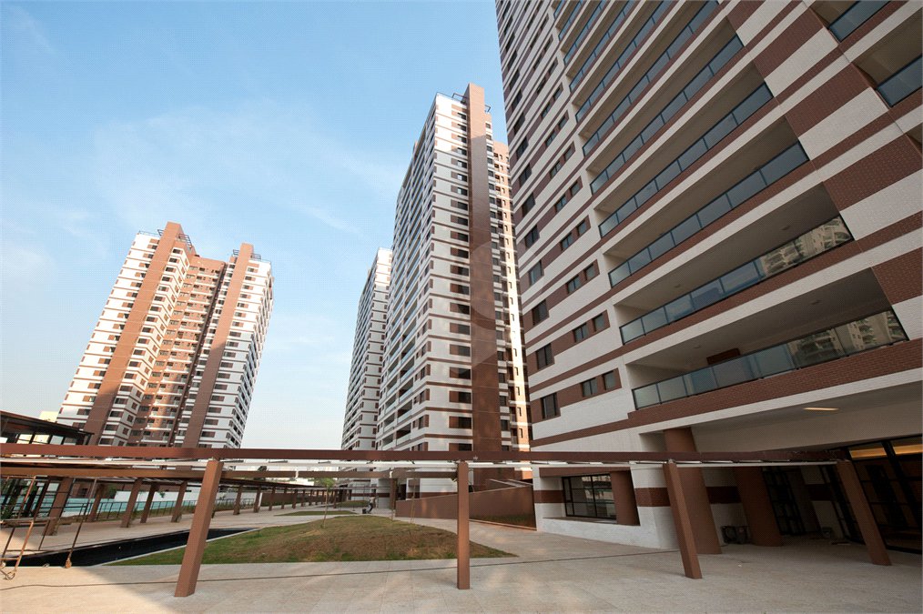Apartamento à venda com 3 suítes em Granja Julieta, São Paulo, SP