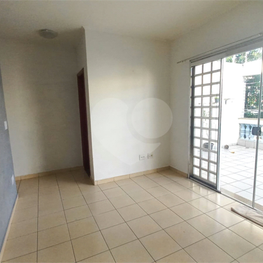 Casa para alugar com 3 quartos, sendo 1 suíte, em Jardim Bonfiglioli, São Paulo, SP