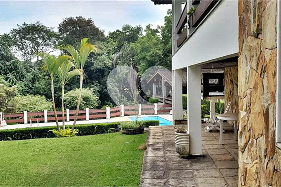 Casa à venda com 4 suítes no condomínio Alpes da Cantareira, Mairiporã - SP