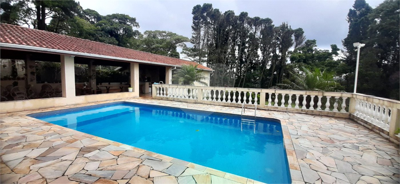 Sobrado para alugar com 4 suítes em Roseira, Mairiporã, SP