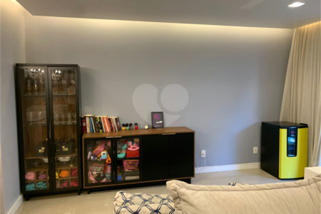 Apartamento à venda com 3 quartos, sendo 2 suítes, em Cidade São Francisco, São Paulo, SP