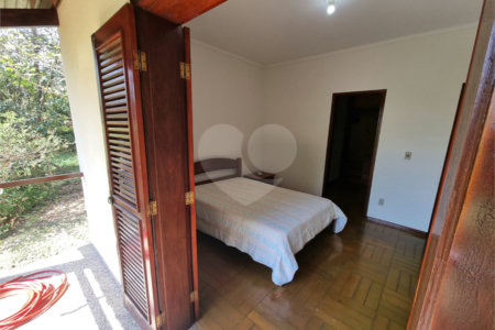 Casa à venda com 4 quartos, sendo 2 suítes, em Bosque, Vinhedo, SP