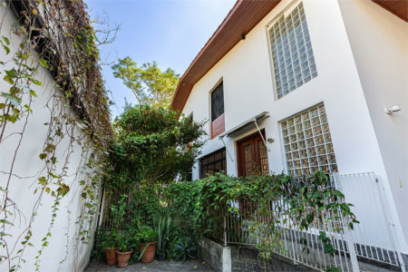 Casa à venda com 6 quartos, sendo 4 suítes, em Butantã, São Paulo, SP