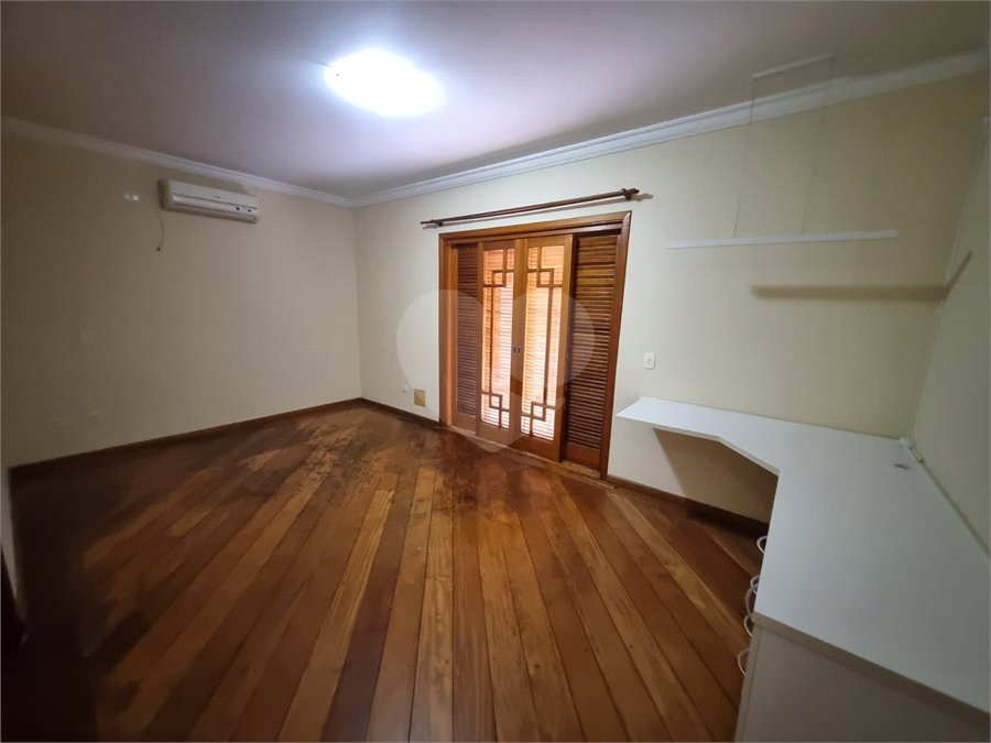 Sobrado à venda ou para alugar com 5 quartos, sendo 4 suítes,  em City América, São Paulo, SP