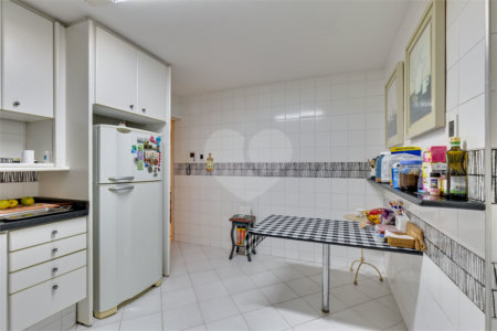 Sobrado à venda com 3 quartos, sendo 2 suítes,  em Alto da Boa Vista, São Paulo, SP