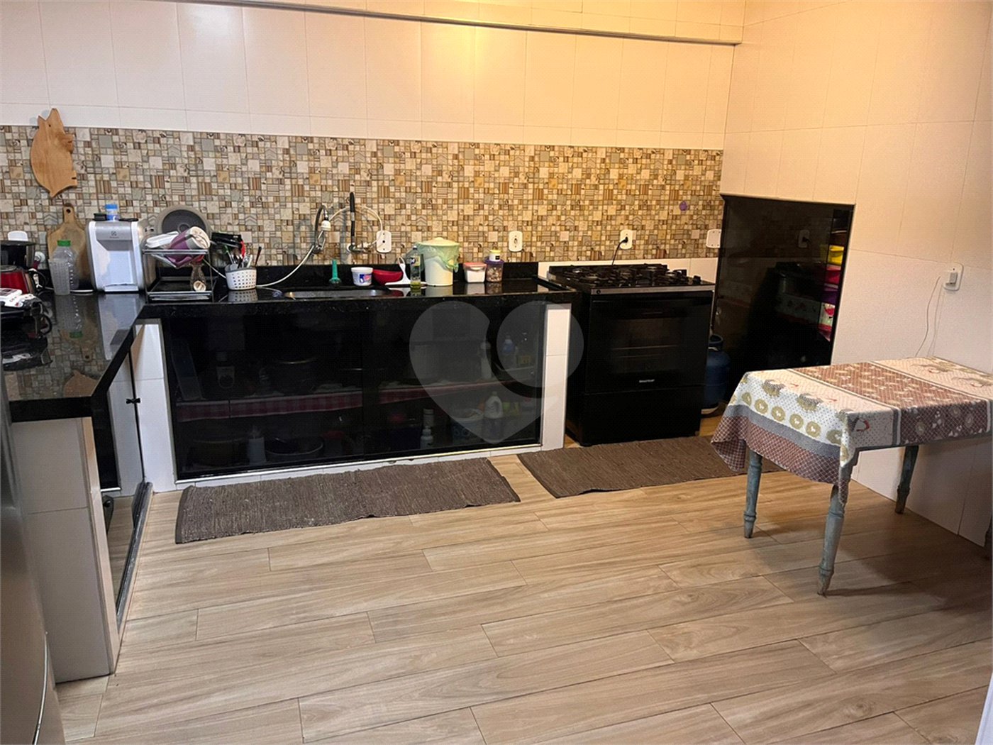 Sobrado à venda com 4 quartos, sendo 1 suíte, em Vila Antonieta, São Paulo, SP