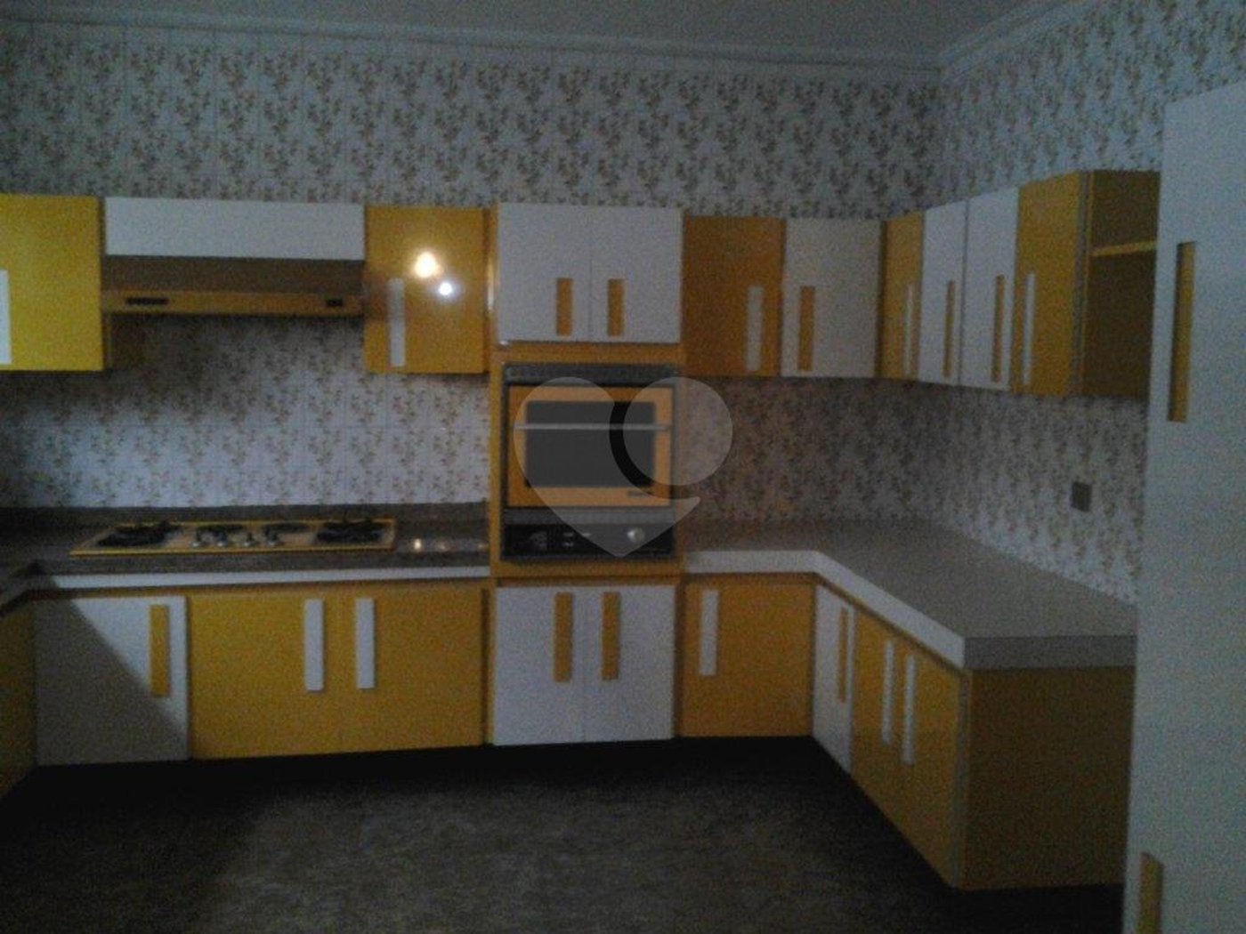 Sobrado à venda com 4 quartos, sendo 1 suíte, em Palmas do Tremembé, São Paulo, SP