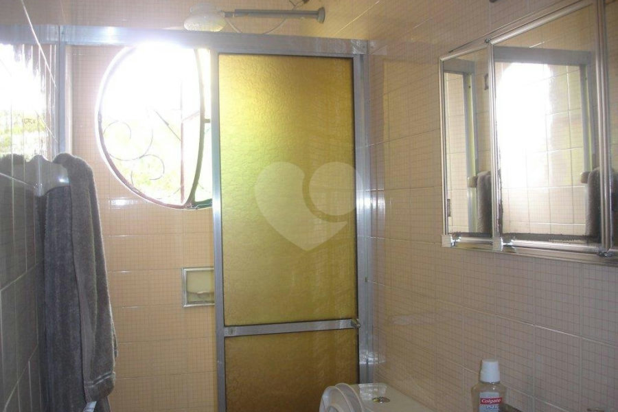 Sobrado à venda com 5 quartos, sendo 2 suítes,  em Jardim Leonor Mendes de Barros, São Paulo, SP