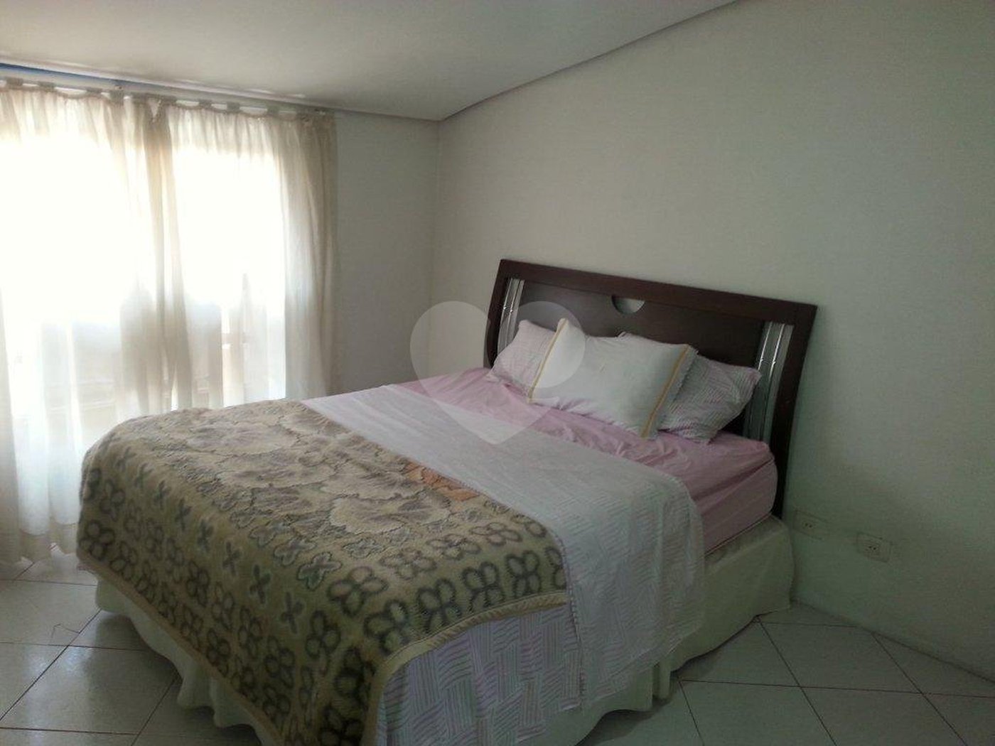 Sobrado à venda ou para alugar com 4 quartos, sendo 1 suíte, em Parada Inglesa, São Paulo, SP