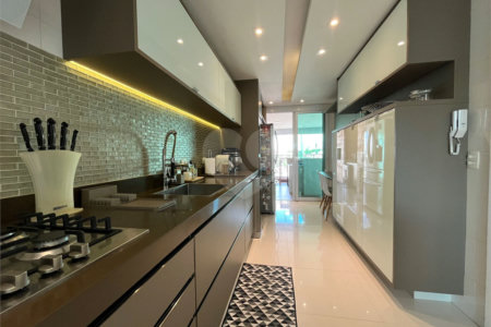Apartamento à venda com 3 suítes em Santa Teresinha, São Paulo, SP