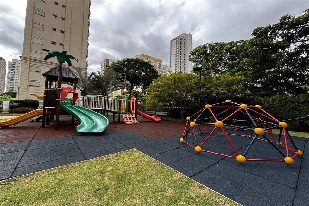 Apartamento para alugar com 3 suítes em Vila Romana, São Paulo, SP