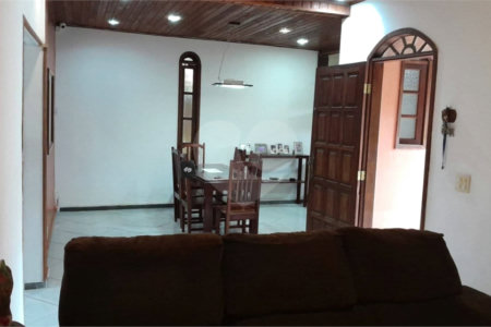Casa à venda com 4 quartos, sendo 2 suítes, em Albatroz, Armação dos Búzios, RJ