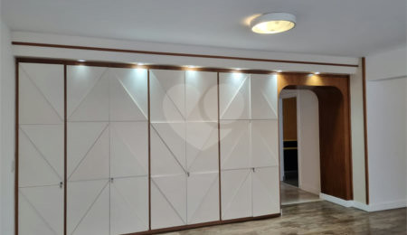 Apartamento à venda com 3 quartos, sendo 1 suíte,  em Jardim América, São Paulo, SP