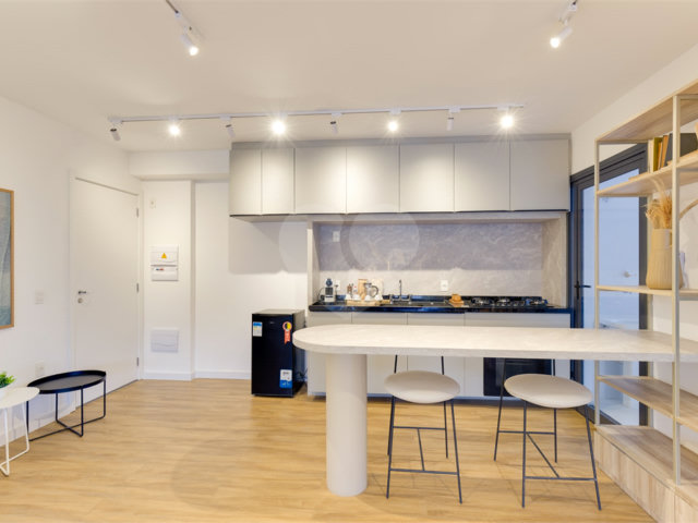 Apartamento à venda com 3 quartos, sendo 1 suíte,  em Jardim Marajoara, São Paulo, SP