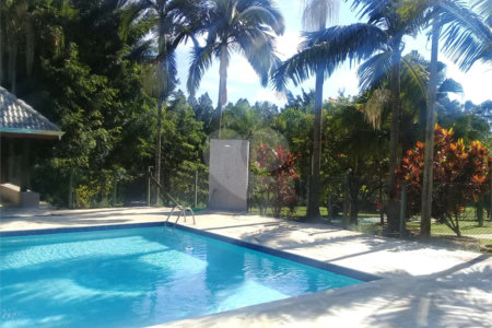 Casa à venda com 4 quartos, sendo 3 suítes,  no condomínio Terras de Santa Teresa, Itupeva - SP