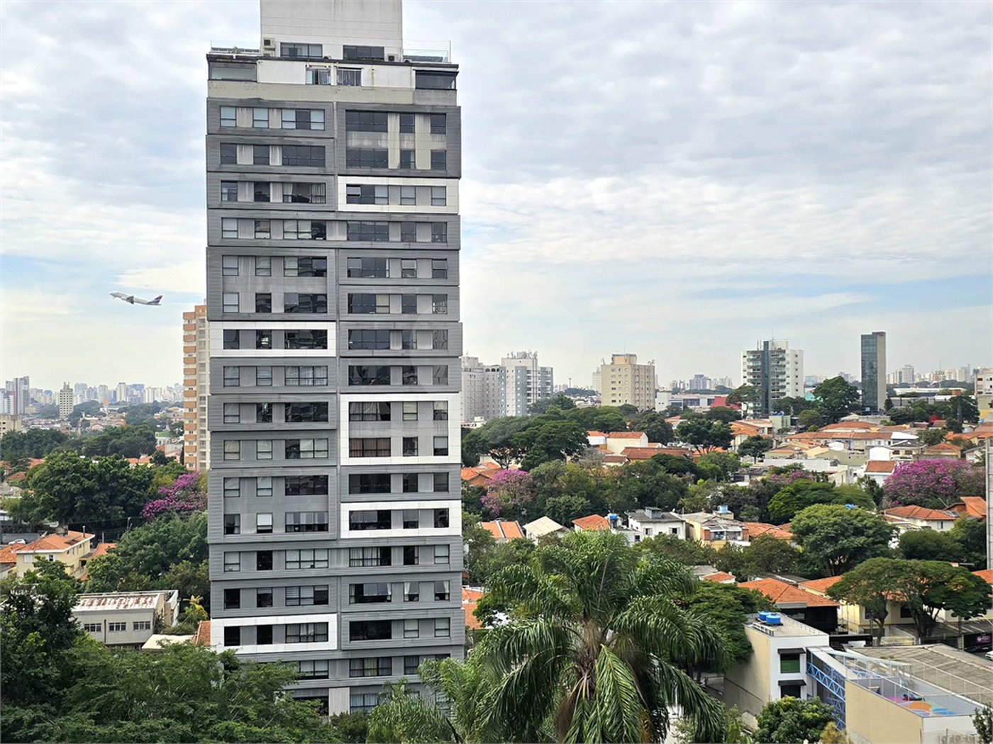 Apartamento à venda ou para alugar com 2 quartos, sendo 1 suíte, em Campo Belo, São Paulo, SP