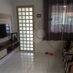 Casa à venda com 2 quartos no condomínio Silvino Manoel dos Santos, Itapetininga - SP