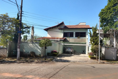 Sobrado à venda com 4 quartos, sendo 1 suíte,  em Parque dos Príncipes, São Paulo, SP