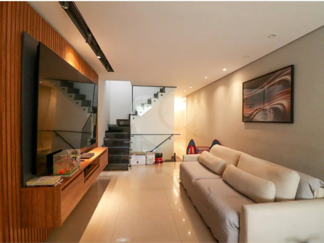 Casa à venda com 3 quartos, sendo 1 suíte,  no condomínio Smile View, São Paulo - SP