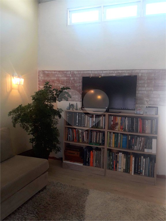 Casa à venda com 3 quartos, sendo 1 suíte,  em Jardim Aeroporto, São Paulo, SP